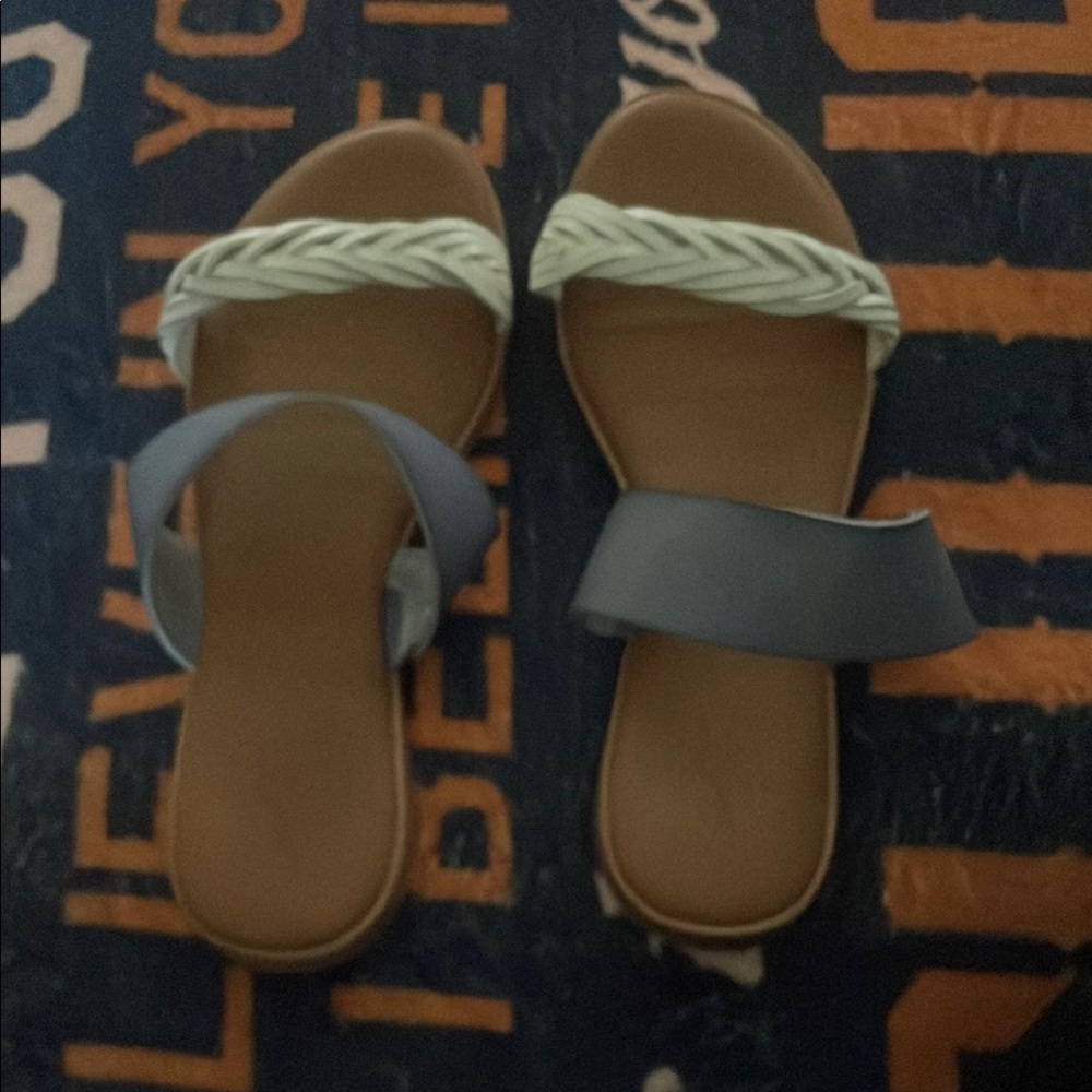 Universal Thread Sandles